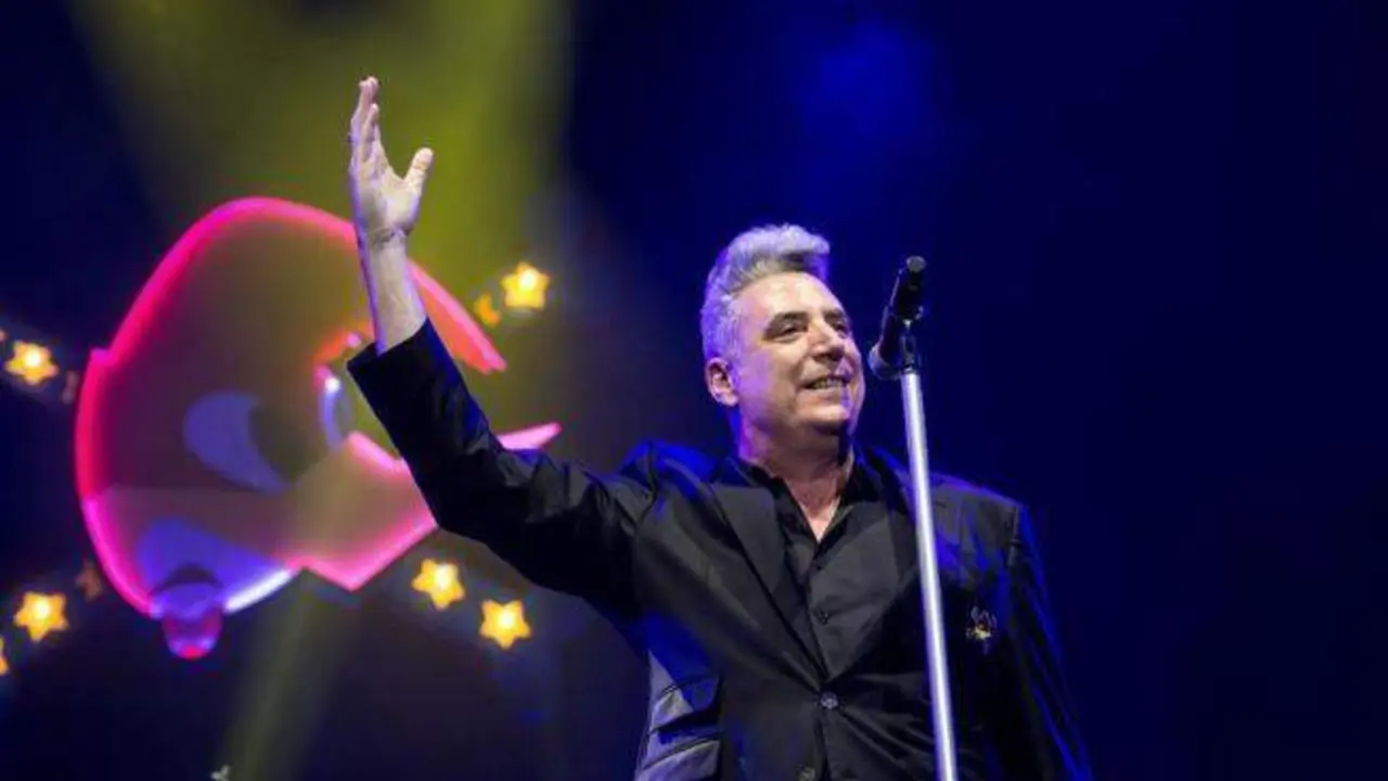  El cantante Loquillo durante un concierto. Fuente: 20 Minutos 