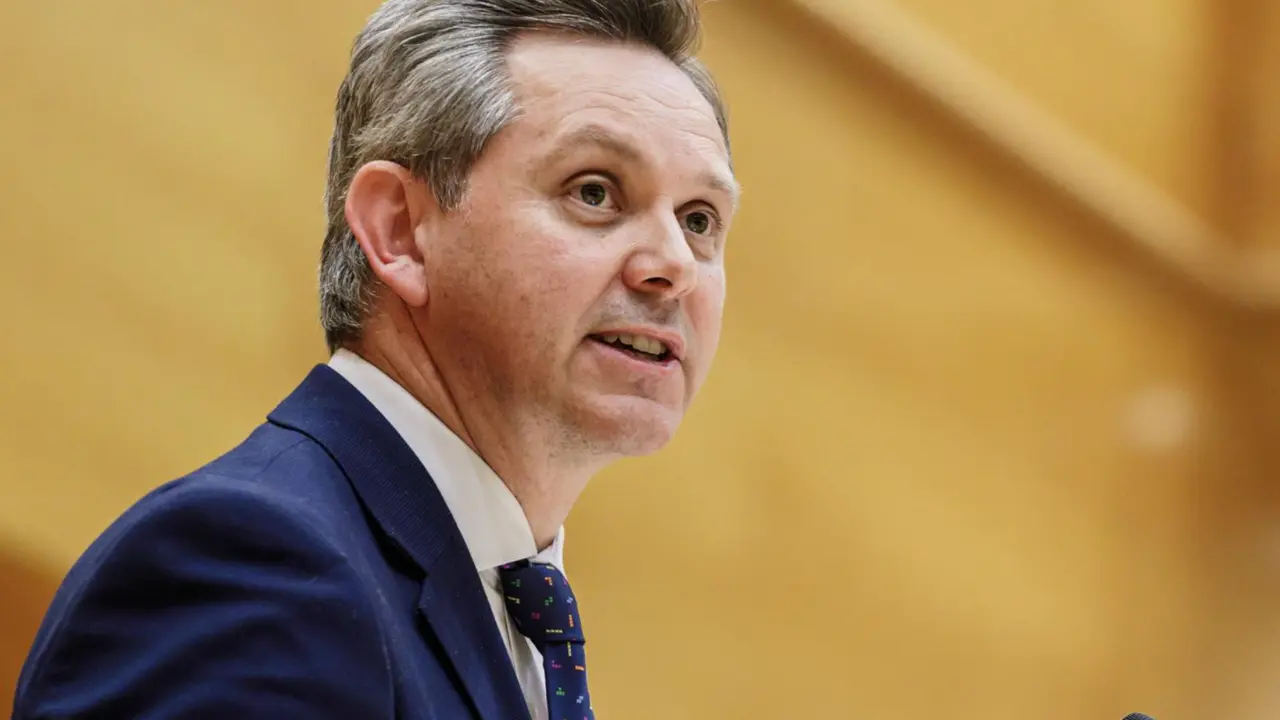  El ministro de Sanidad, Jos&eacute; Mi&ntilde;ones. - Carlos Luj&aacute;n - Europa Press 