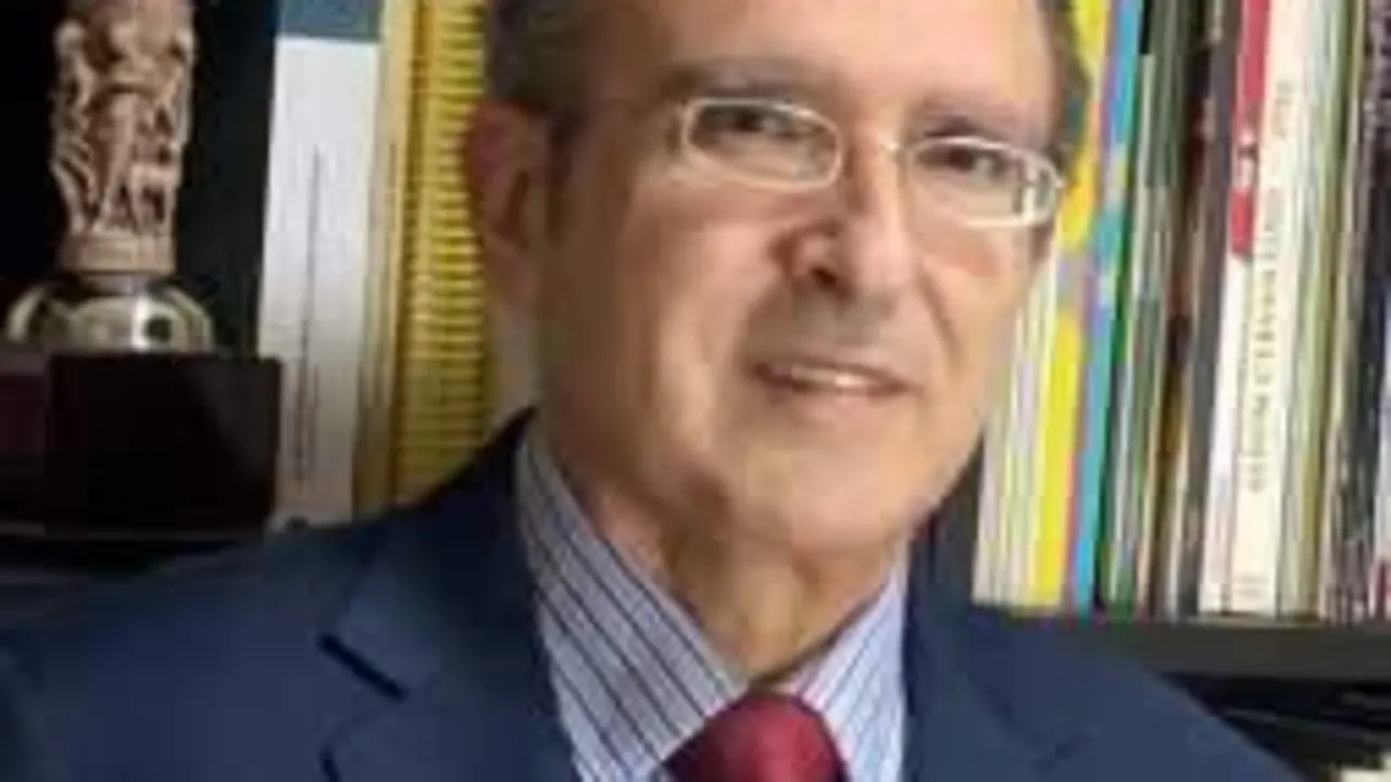  El fundador y director de &Aacute;nfora Nova, Jos&eacute; Mar&iacute;a Molina, presenta su nueva obra Medidas cautelares 