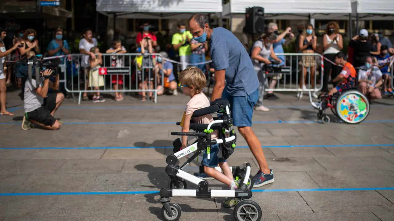  Archivo - Un ni&ntilde;o con movilidad reducida - Lorena Sop&ecirc;na - Europa Press - Archivo 