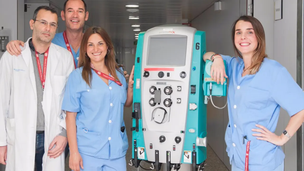  Archivo - Equipo de profesionales de Medicina Intensiva que han participado en el estudio - HOSPITAL DE BELLVITGE - Archivo 