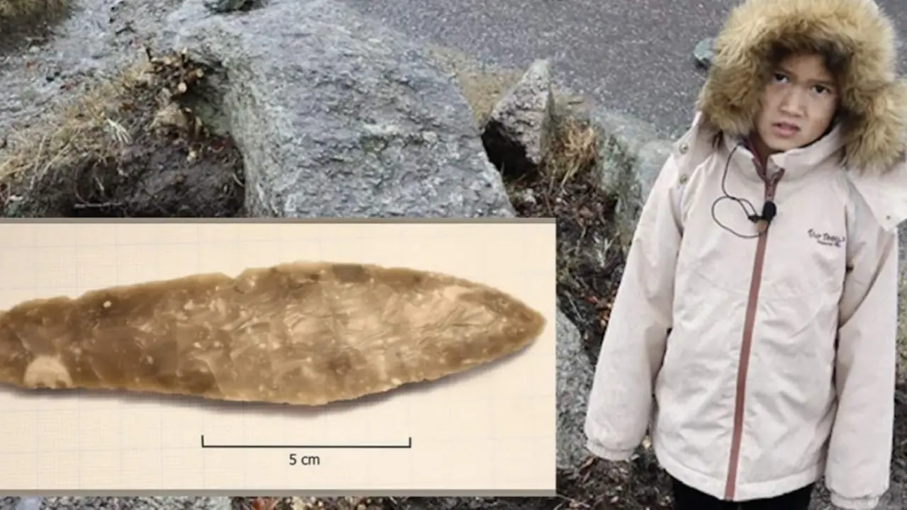  Elise y su daga - Museo Universitario del Condado de Vestland 