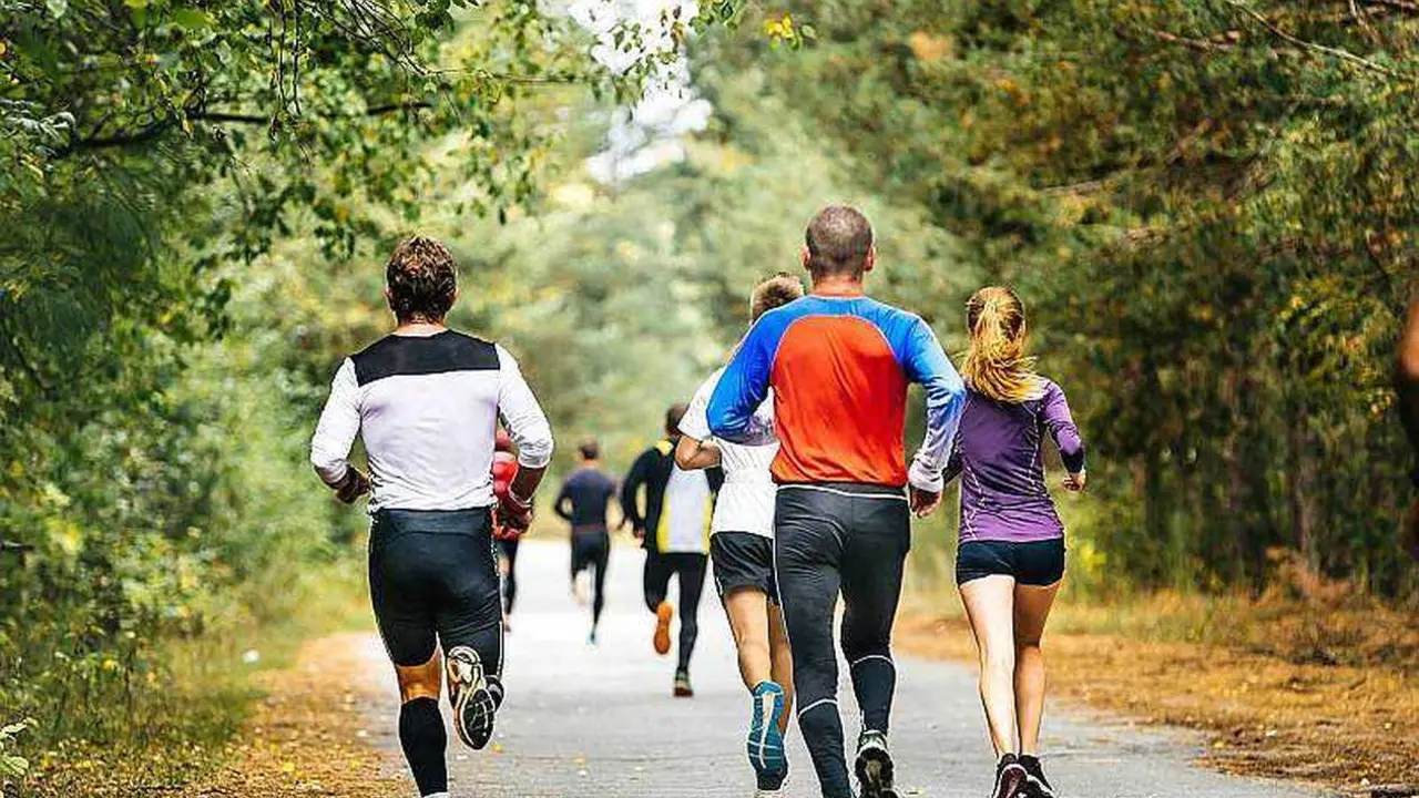  Personas haciendo footing 