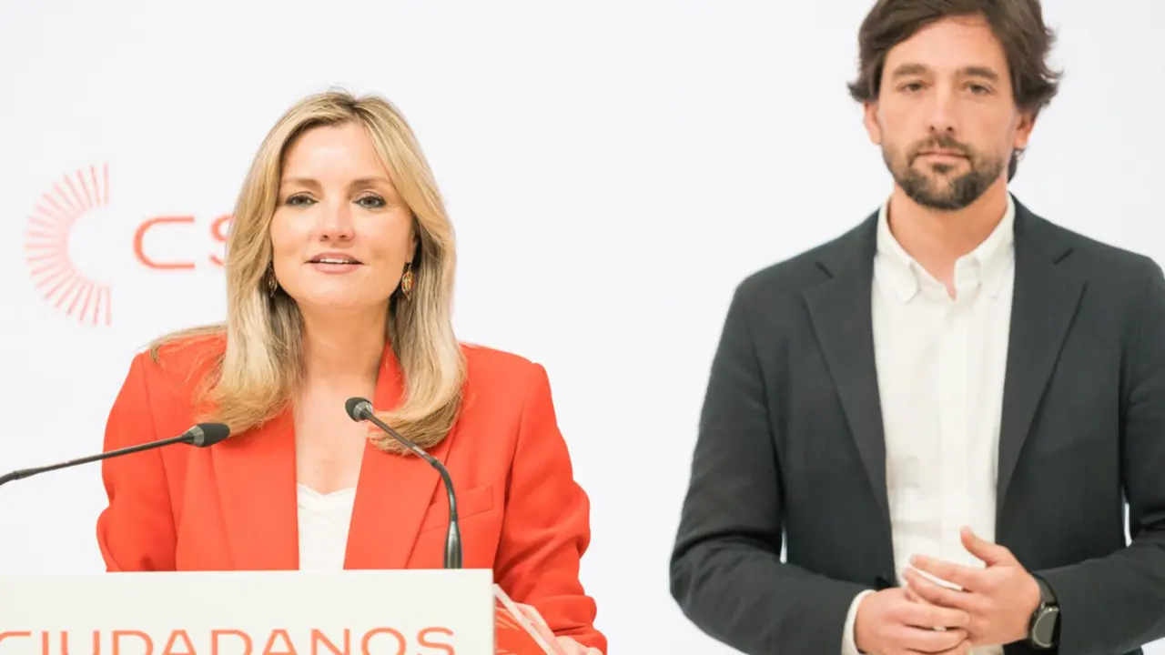  Archivo - La portavoz de Ciudadanos, Patricia Guasp y el secretario general del partido, Adri&aacute;n V&aacute;zquez, durante una rueda de prensa - Diego Radam&eacute;s - Europa Press - Archivo 