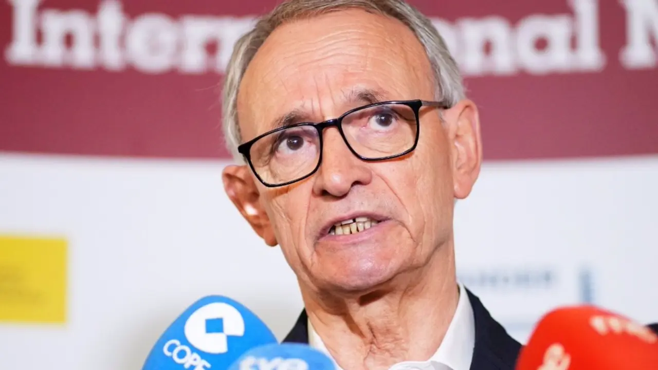  Archivo - El presidente del Consejo Econ&oacute;mico y Social (CES), Ant&oacute;n Costas, en declaraciones a los medios en la Universidad Internacional Men&eacute;ndez Pelayo de Santander. - JUAN MANUEL SERRANO ARCE-EUROPA PRESS - Archivo 