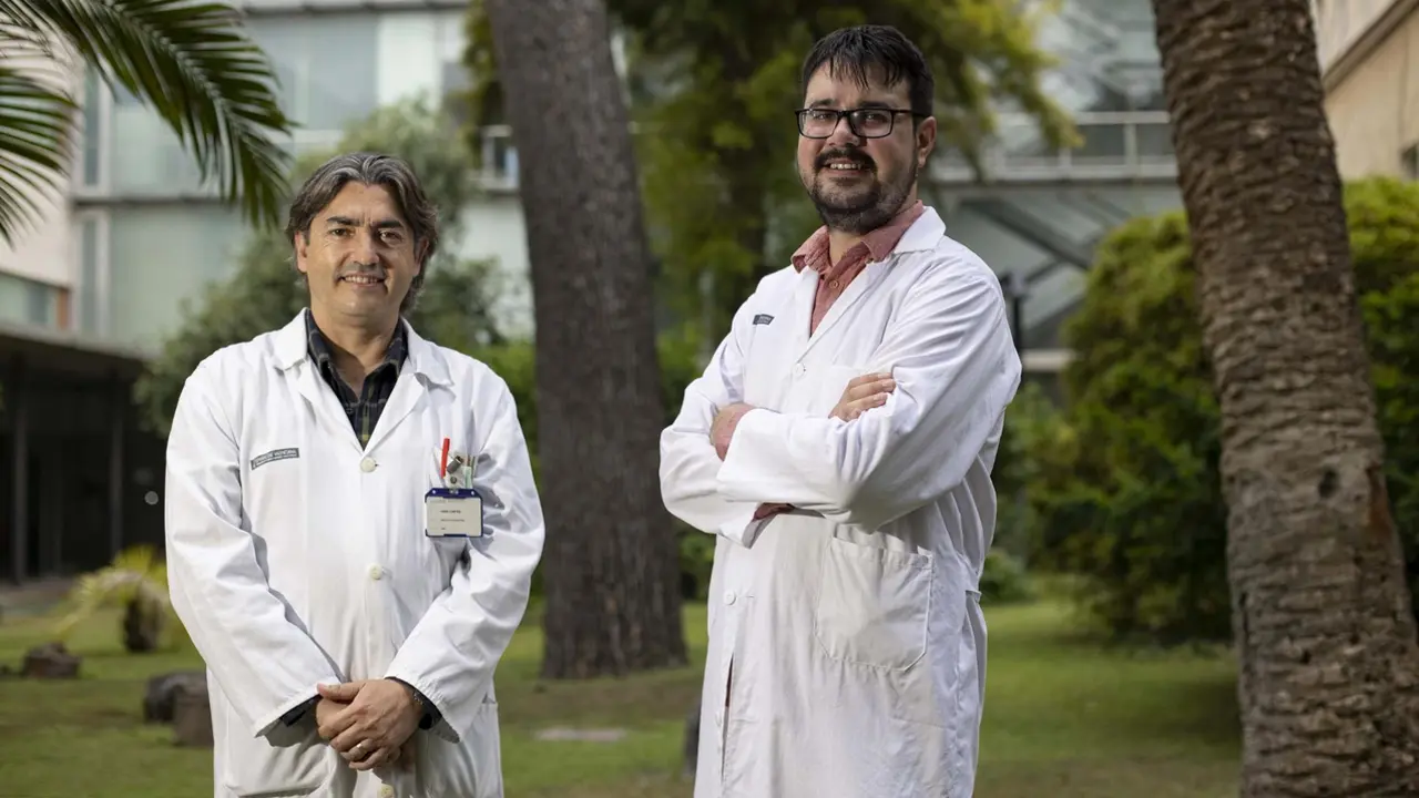  El profesor Gonzalo Haro, investigador principal del Grupo TXP de la Universidad CEU Cardenal Herrera en Castell&oacute;n, y Francisco Rodr&iacute;guez Ruiz, psiquiatra del Departamento de Salud Mental del Hospital Provincial de Castell&oacute;n y doctorando - CEU UCH 
