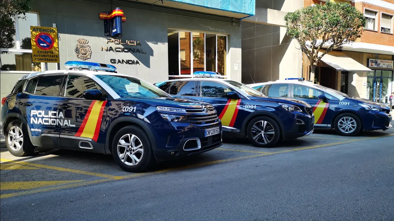  Archivo - Valencia.- Sucesos.- Agentes de Polic&iacute;a Nacional salvan la vida a unamujer que sufri&oacute; un infarto en su domicilio - POLIC&Iacute;A NACIONAL - Archivo 
