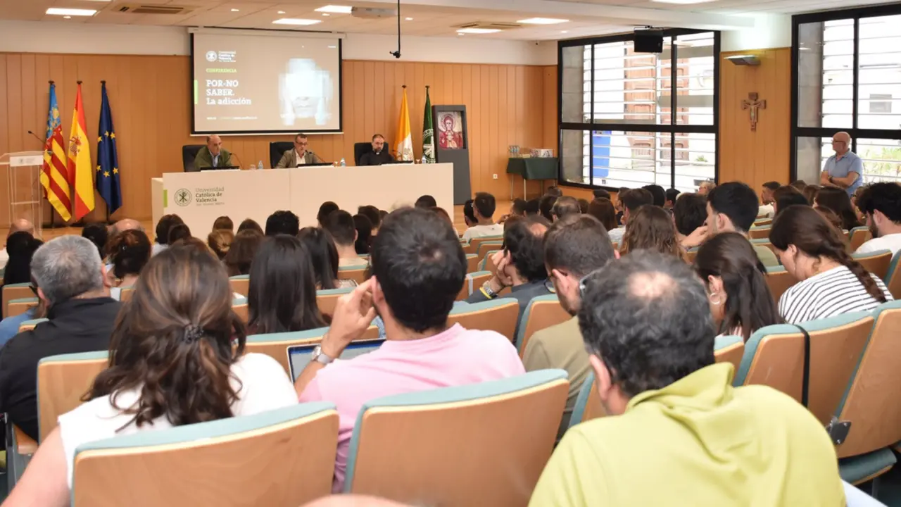  Archivo - Asistentes al curso - UCV - Archivo 
