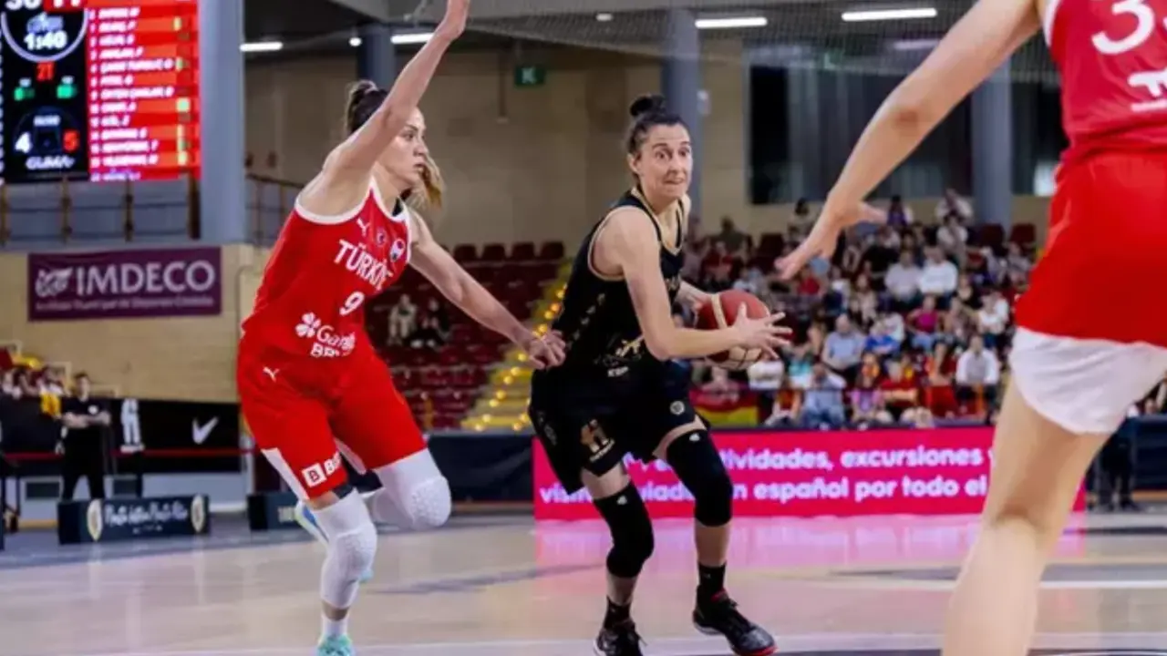  Espa&ntilde;a arrasa a Turqu&iacute;a en su impoluta preparaci&oacute;n para el Eurobasket 