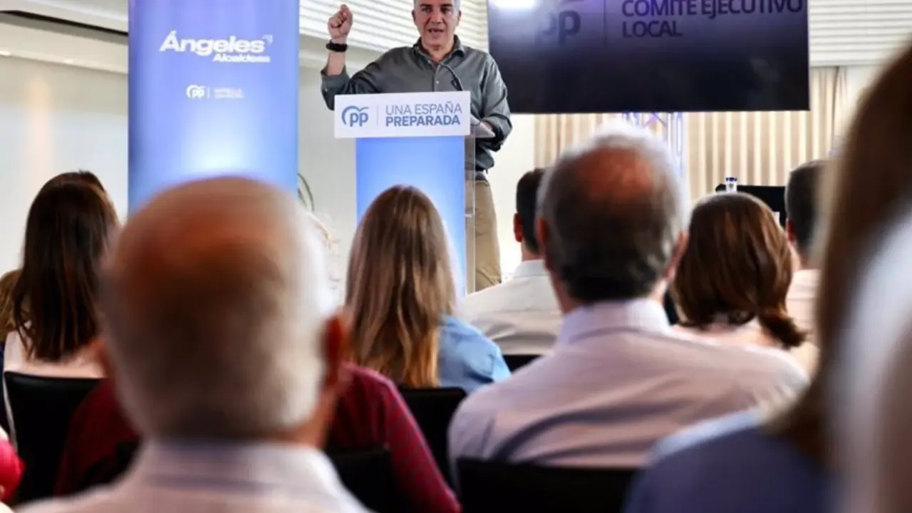  El&iacute;as Bendodo, coordinador general del PP, en el Comit&eacute; Ejecutivo del PP de Marbella - PP M&Aacute;LAGA 