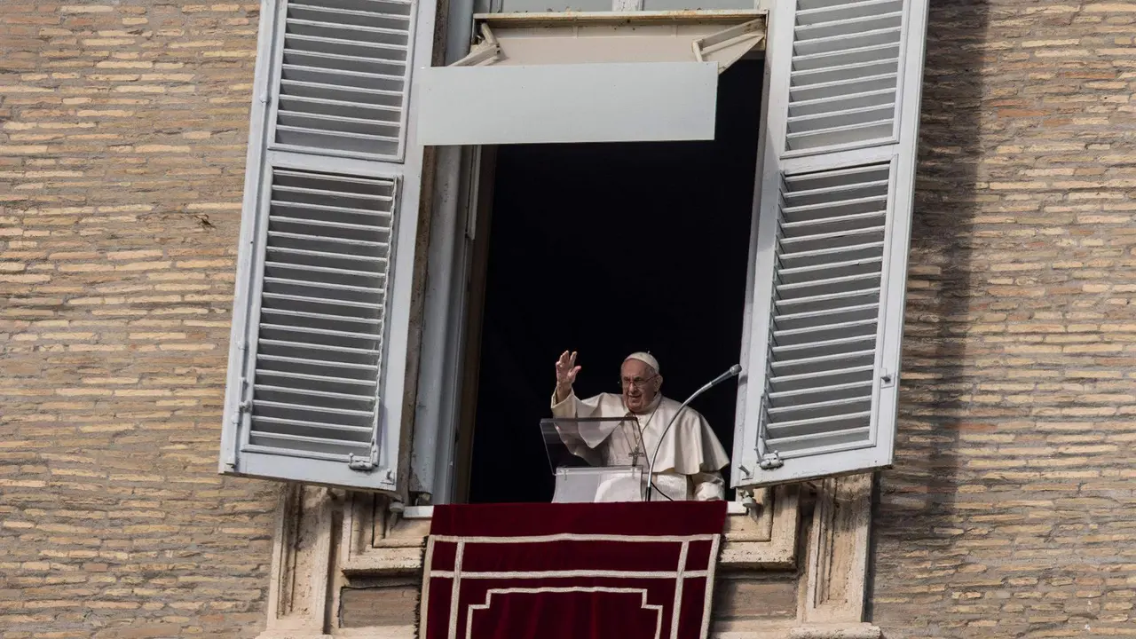  El Papa en un rezo del &Aacute;ngelus 
