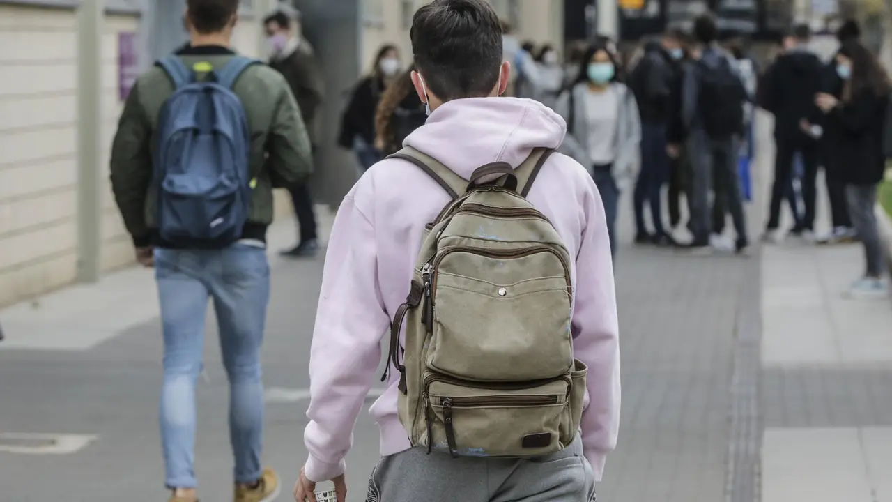  Archivo - Imagen de archivo de estudiantes. - Rober Solsona - Europa Press - Archivo 