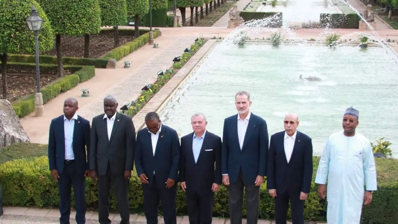  Fotograf&iacute;a de grupo: el Rey Felipe VI y el Rey Abdal&aacute; II junto a los jefes de Estado asistentes al Foro 