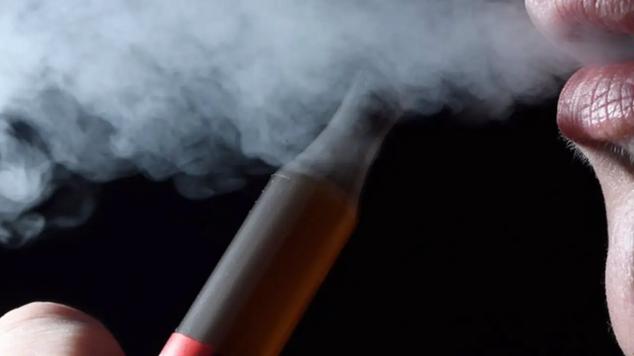  Archivo - Cigarrillo eletr&oacute;nico. - WILL KIRK/JOHNS HOPKINS UNIVERSITY - Archivo 