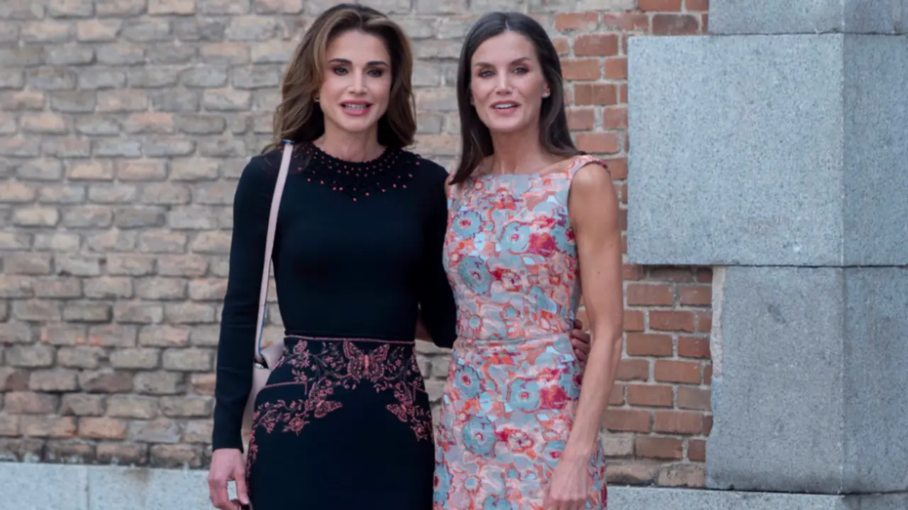  La Reina Letizia y Rania de Jordania, complicidad, sonrisas y duelo de elegancia en su reencuentro en Madrid 