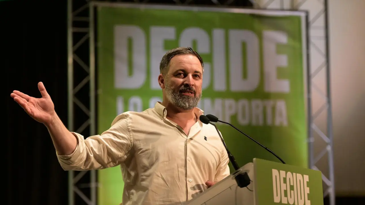  El presidente nacional y candidato a la presidencia del Gobierno de Vox, Santiago Abascal, participa en un acto de su partido en el Palacio de la &Oacute;pera, a 26 de junio de 2023, en A Coru&ntilde;a, Galicia (Espa&ntilde;a). Abascal ha participado hoy en un acto de precamp - M. Dylan - Europa Press 