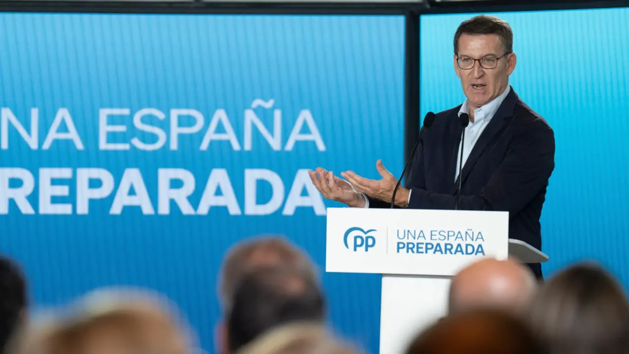  El presidente del PP, Alberto N&uacute;&ntilde;ez Feij&oacute;o, este lunes en el acto en Barcelona - David Zorrakino - Europa Press 