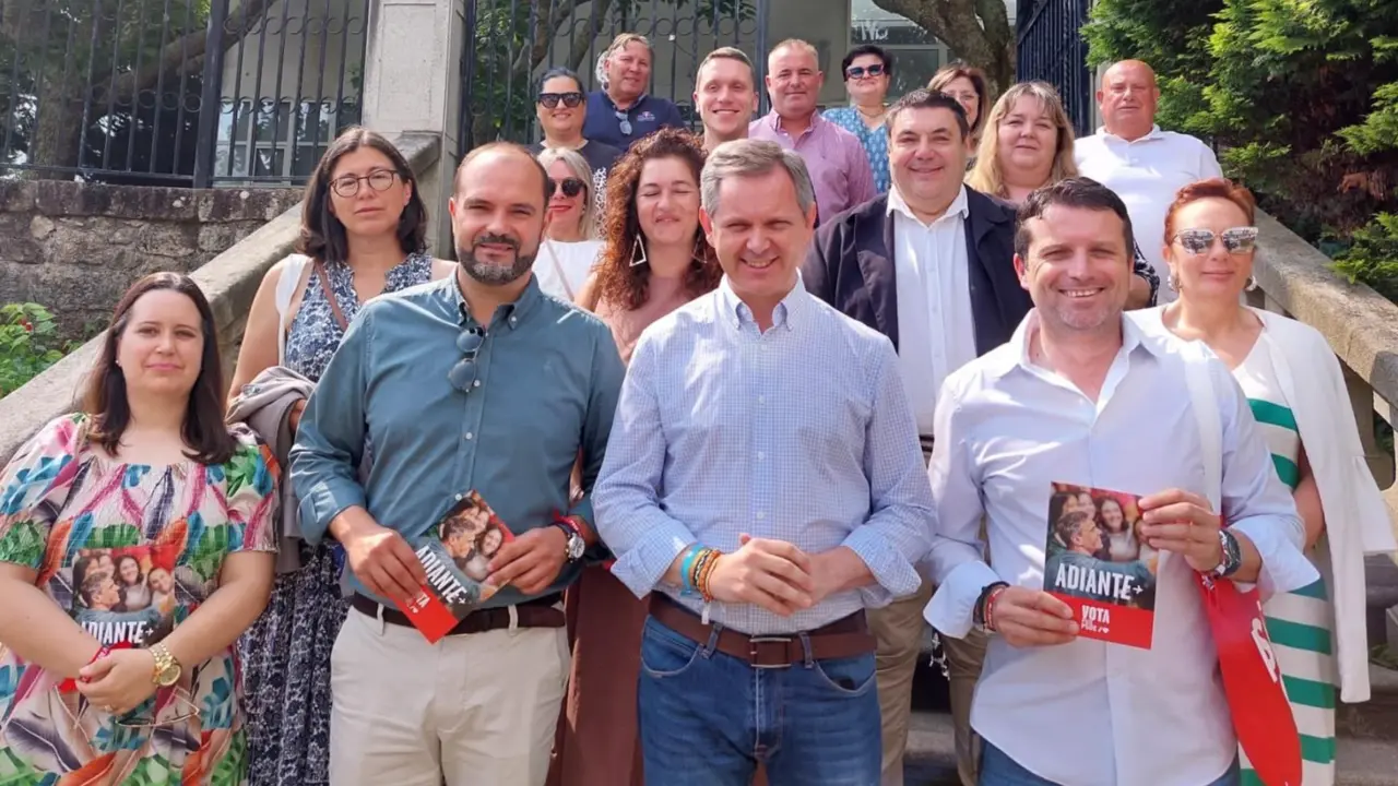  El candidato del PSOE al Congreso por la provincia de A Coru&ntilde;a, Jos&eacute; Mi&ntilde;ones, en un acto de campa&ntilde;a en Boiro. - PSOE 