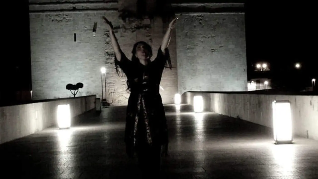  La cordobesa Amelia Ross estrena el video single "Duele" 