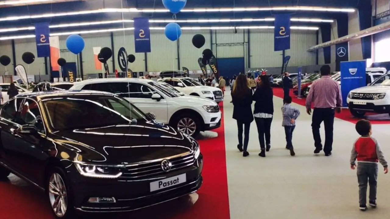  Archivo - Venta de coches, concesionarios, veh&iacute;culos - FEVAL - Archivo 