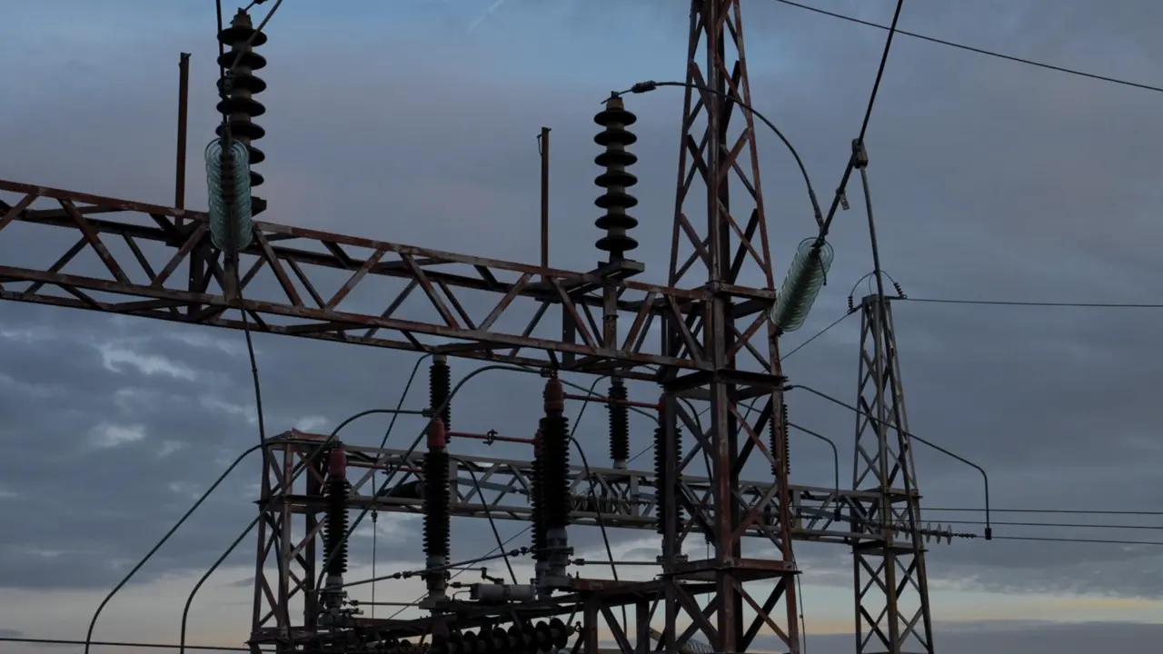  Archivo - Tendido el&eacute;ctrico, en Barcelona (Espa&ntilde;a). - David Zorrakino - Europa Press - Archivo 