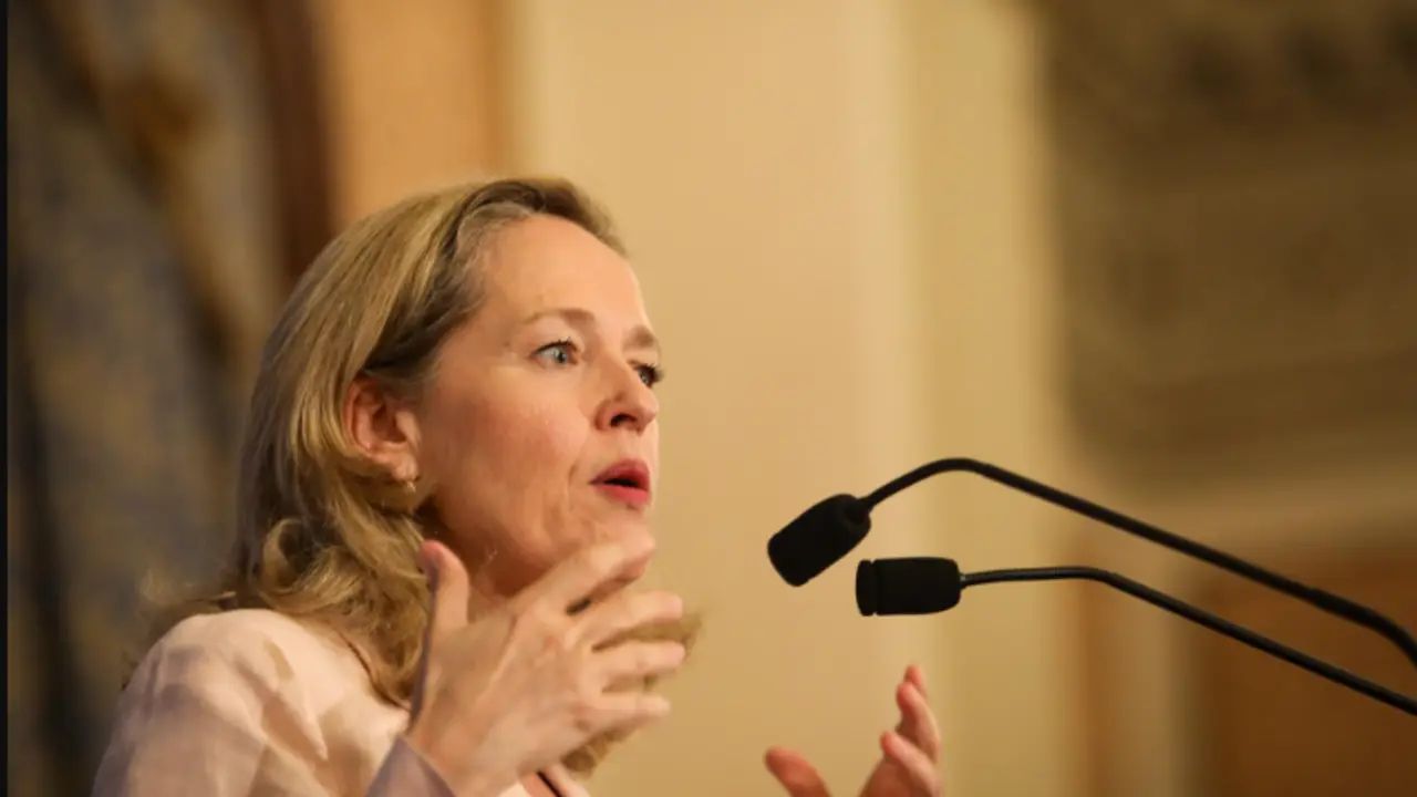  Nadia Calvi&ntilde;o, vicepresidenta primera del gobierno y ministra de econom&iacute;a  