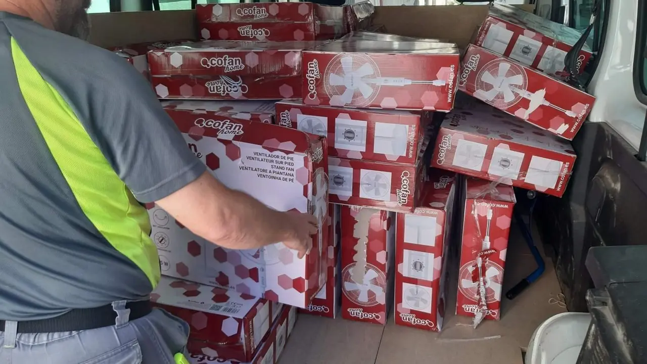  Reparto de ventiladores con destino a colegios electorales de la capital jiennnense 