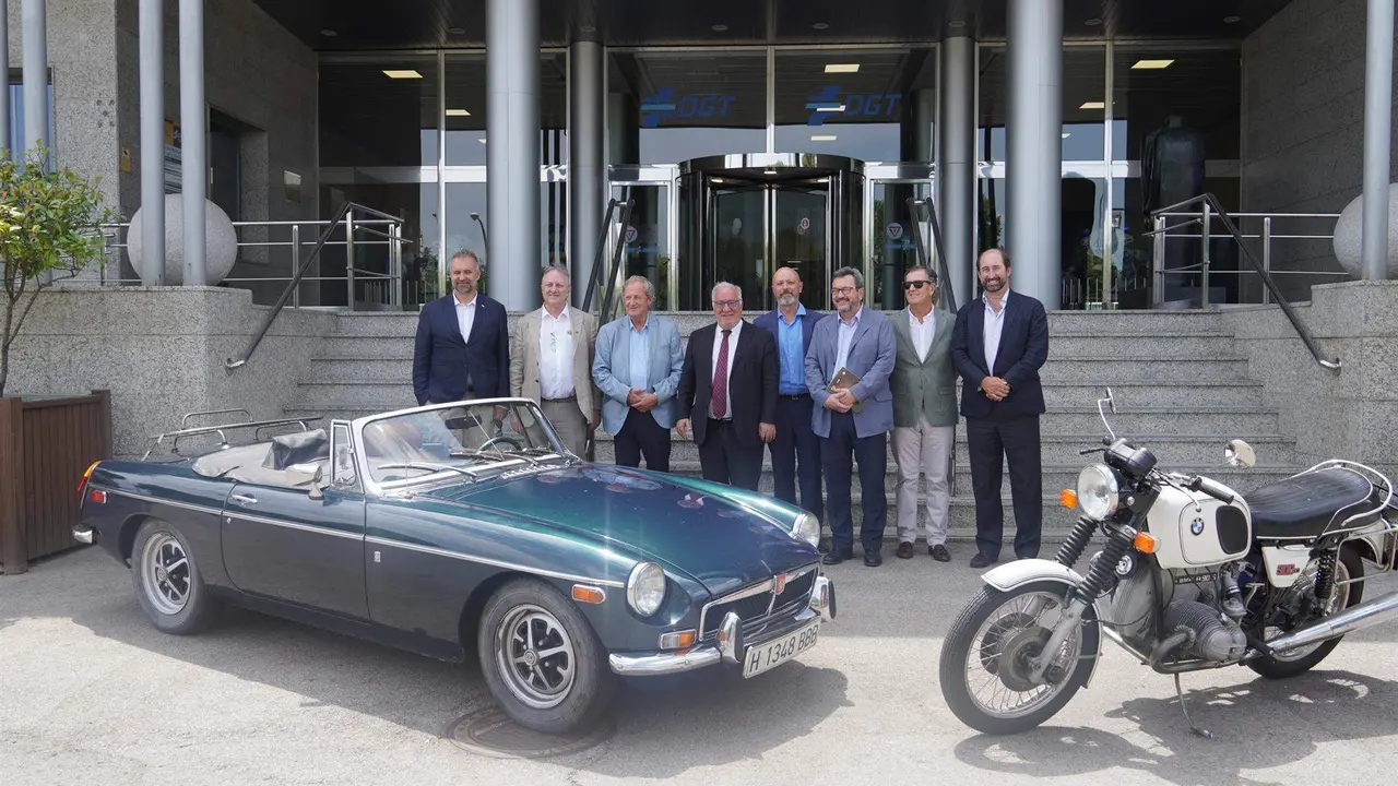  Visita del presidente de la Federaci&oacute;n Internacional de Veh&iacute;culos Hist&oacute;ricos (FIVA), Tiddo Bresters, a la sede de la DGT en Madrid 