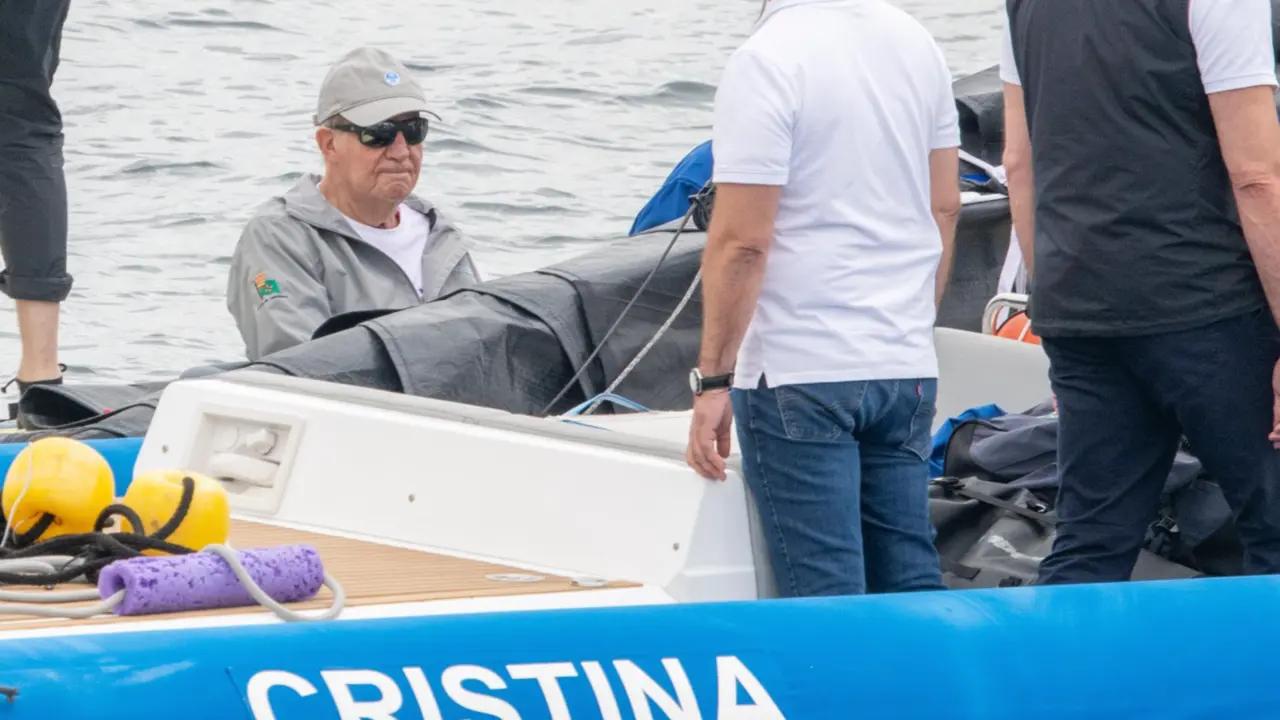  El Rey Juan Carlos en El Brib&oacute;n, a 27 de julio de 2023, en Sanxenxo, Pontevedra, Galicia (Espa&ntilde;a). - Jos&eacute; Oliva - Europa Press 