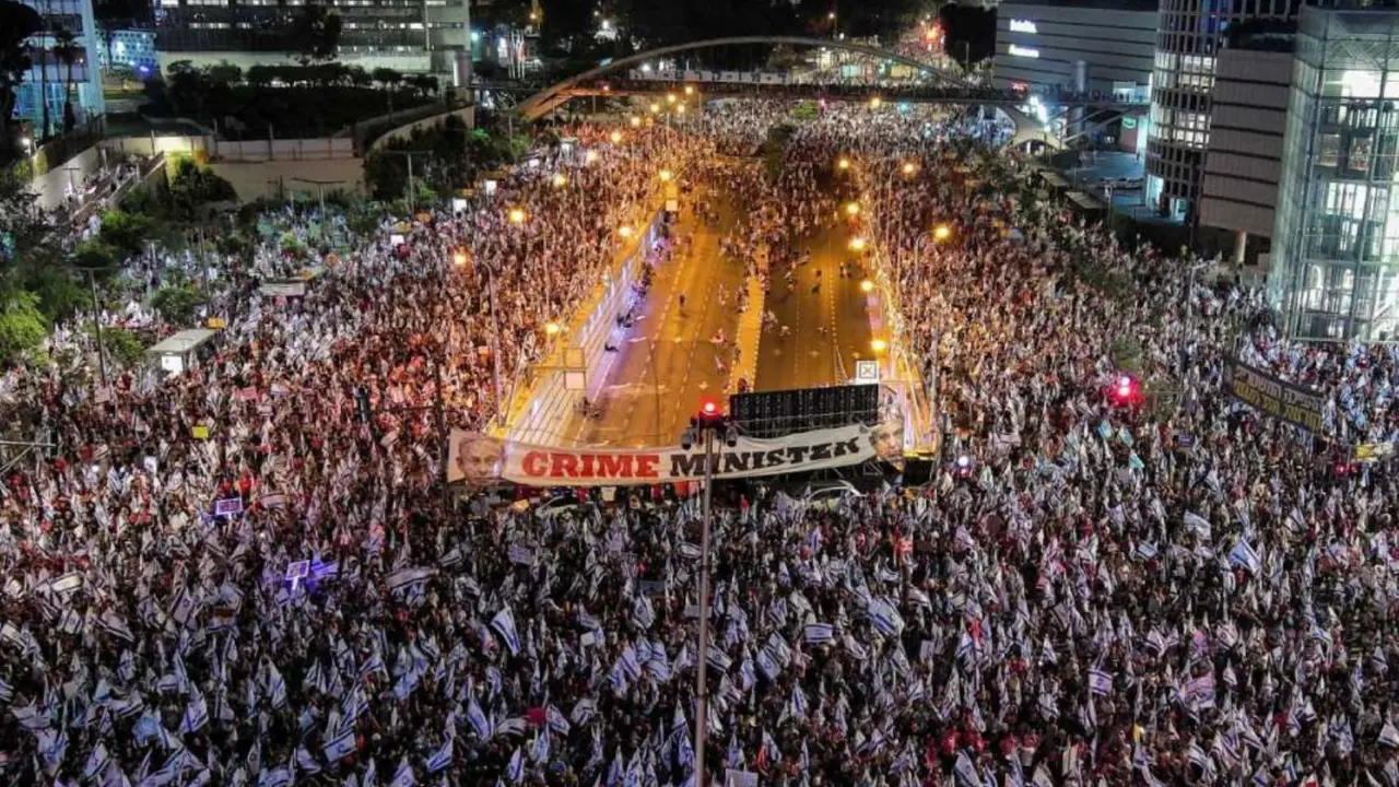 Una vista a&eacute;rea de los manifestantes contra Netanyahu en Tel Aviv 
