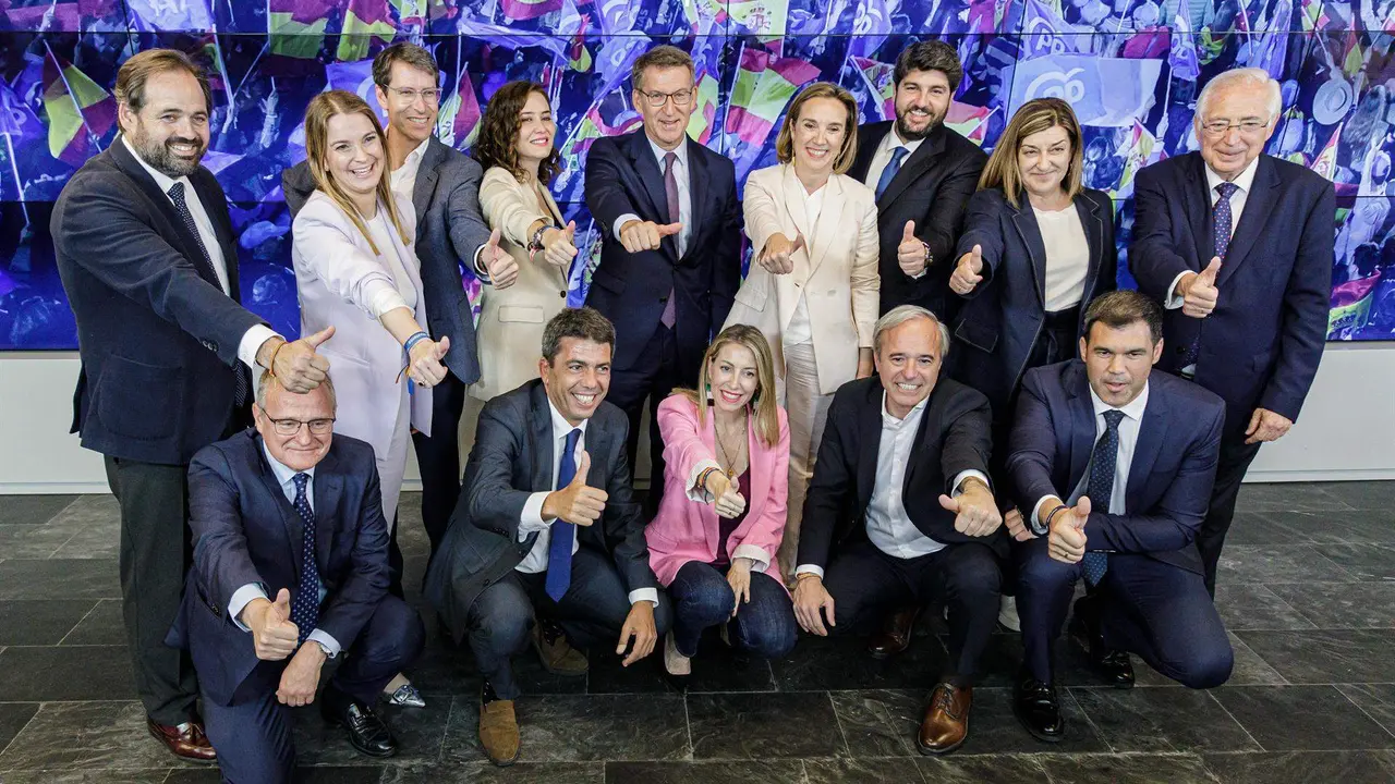  Foto de familia de los miembros del PP a su llegada a la Junta Directiva del PP 