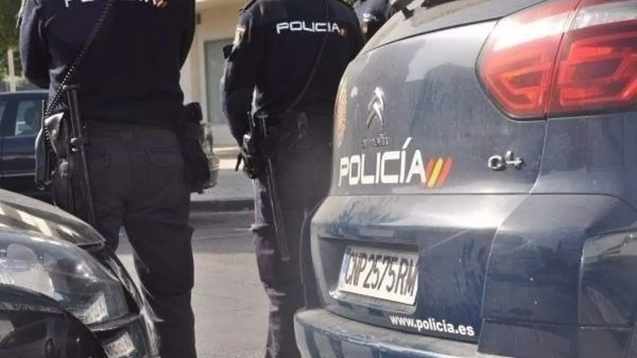  Agentes de Polic&iacute;a Nacional 