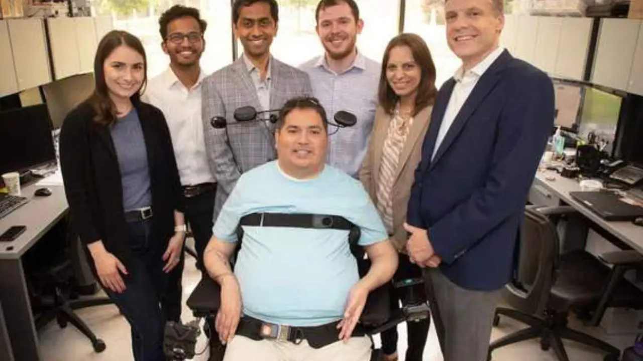  Keith Thomas junto a los cient&iacute;ficos de los Institutos Feinstein de Investigaci&oacute;n M&eacute;dica de Northwell Health.<br>Foto: Northwell Health 