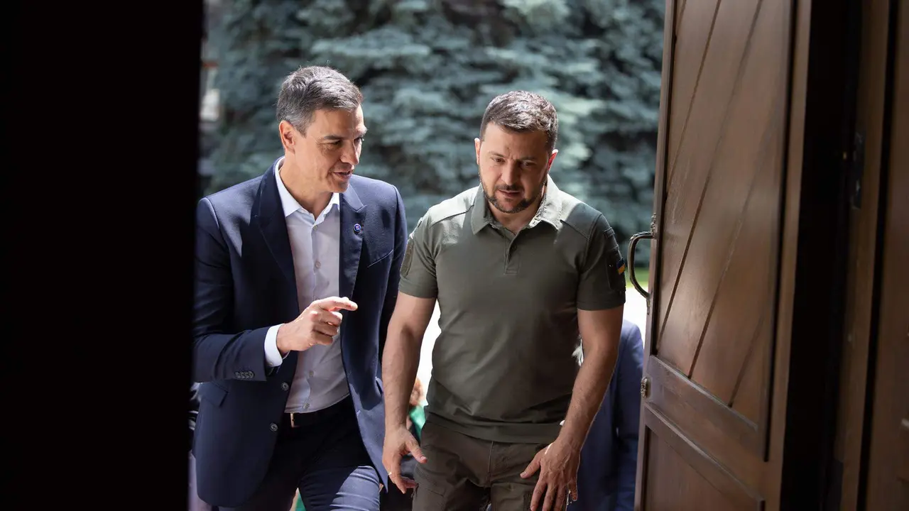  Pedro S&aacute;nchez y Volodimir Zelenski 