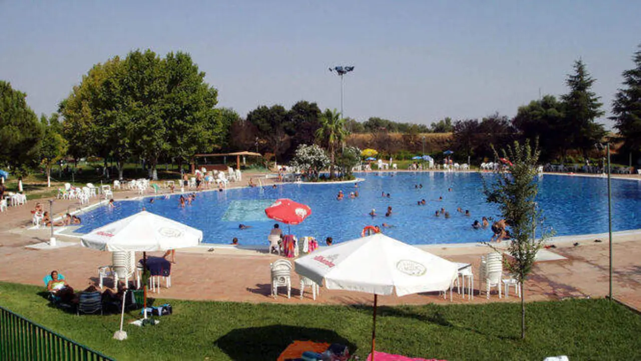  Una de las piscinas municipales de C&oacute;rdoba 