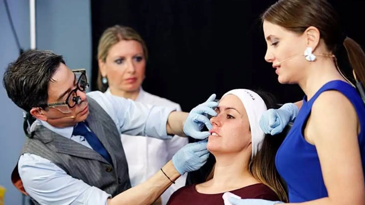  Archivo - Los procedimientos est&eacute;ticos en consulta han aumentado su popularidad frente a las cirug&iacute;as, seg&uacute;n ha explicado el doctor Naresh Joshi, cirujano oculopl&aacute;stico, en el marco de la cuarta edici&oacute;n del 'Barcelona Oculoplastics' organizado por la Fund - IMO - Archivo 