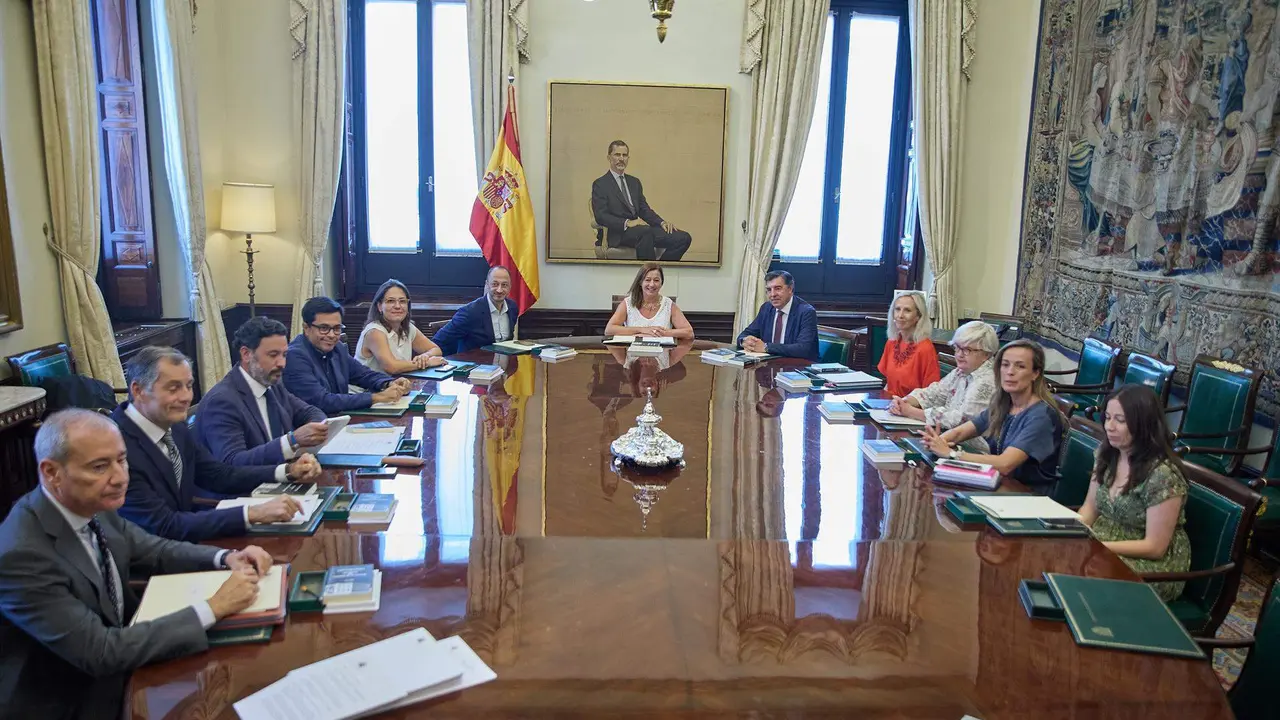  La presidenta del Congreso, Francina Armengol, preside la primera reuni&oacute;n de la Mesa del Congreso de los Diputados de la XV Legislatura. - Jes&uacute;s Hell&iacute;n - Europa Press 