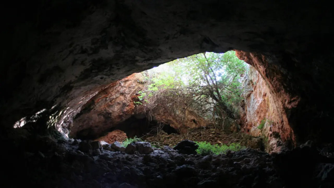  Entrada a Cueva de los M&aacute;rmoles 