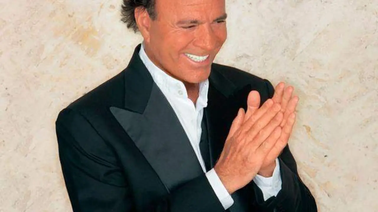  Julio Iglesias 