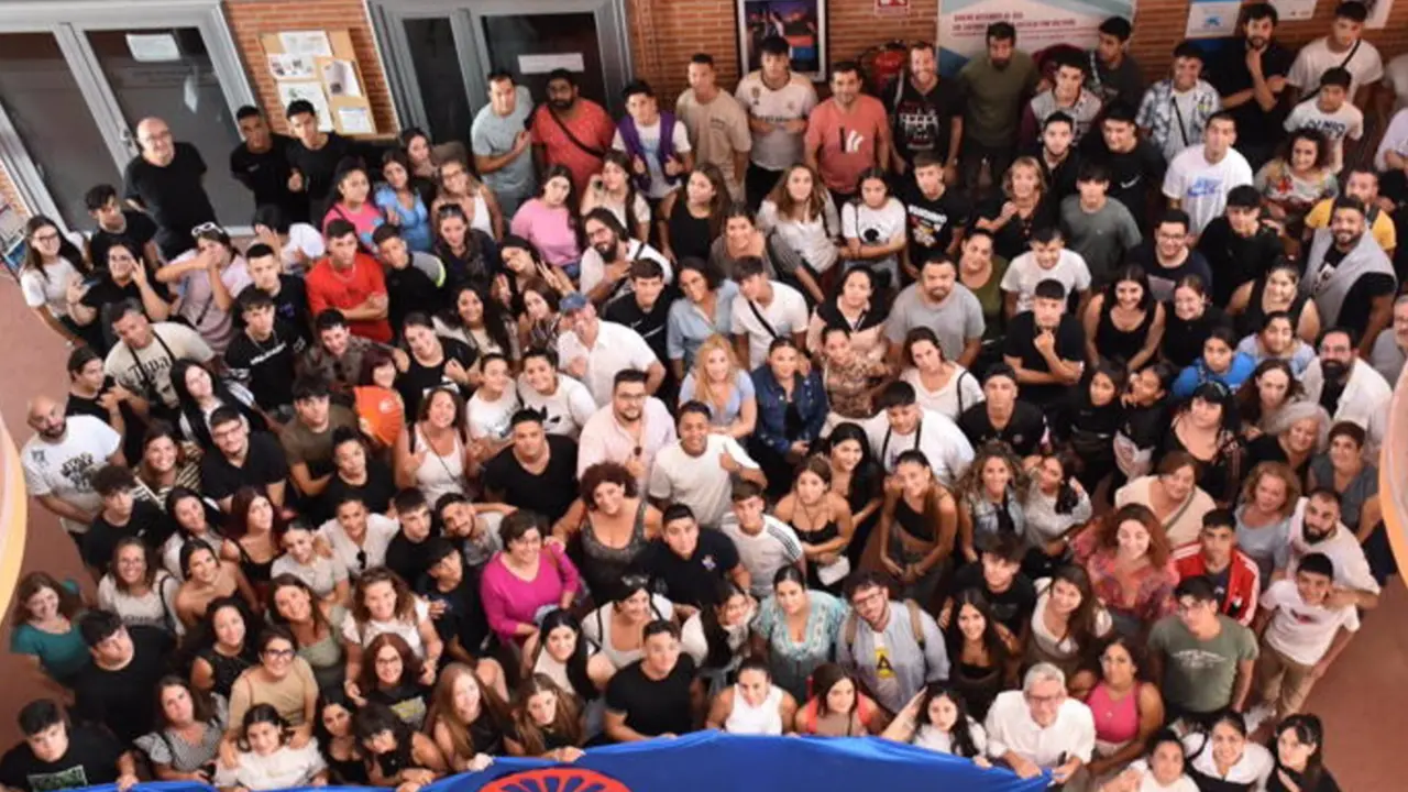  M&aacute;s de cien j&oacute;venes visibilizan la importancia de impulsar el &eacute;xito educativo del alumnado gitano - FSG 