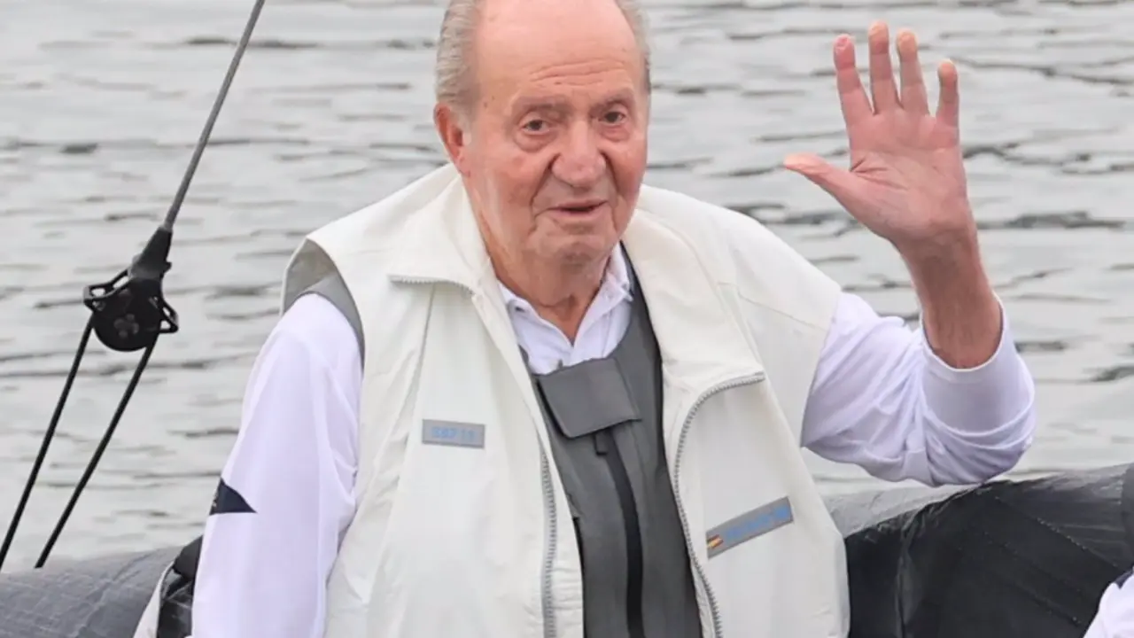  Archivo - El Rey Juan Carlos, durante su &uacute;ltima visita a Espa&ntilde;a, en mayo de 2022 en Sanxenxo - EUROPA PRESS - Archivo 