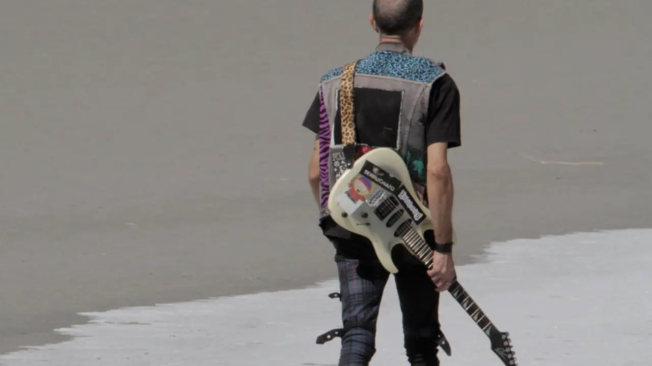  La pel&iacute;cula 'Manolo Kabezabolo' sobre el cantautor zaragozano se estrena en Barcelona el 3 de noviembre - DU CARDELIN STUDIO SL 