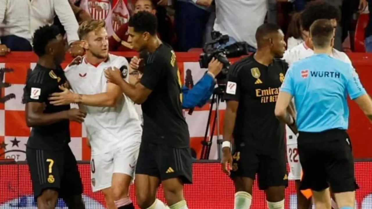  Momento en el que Vinicius sufre insultos racistas 