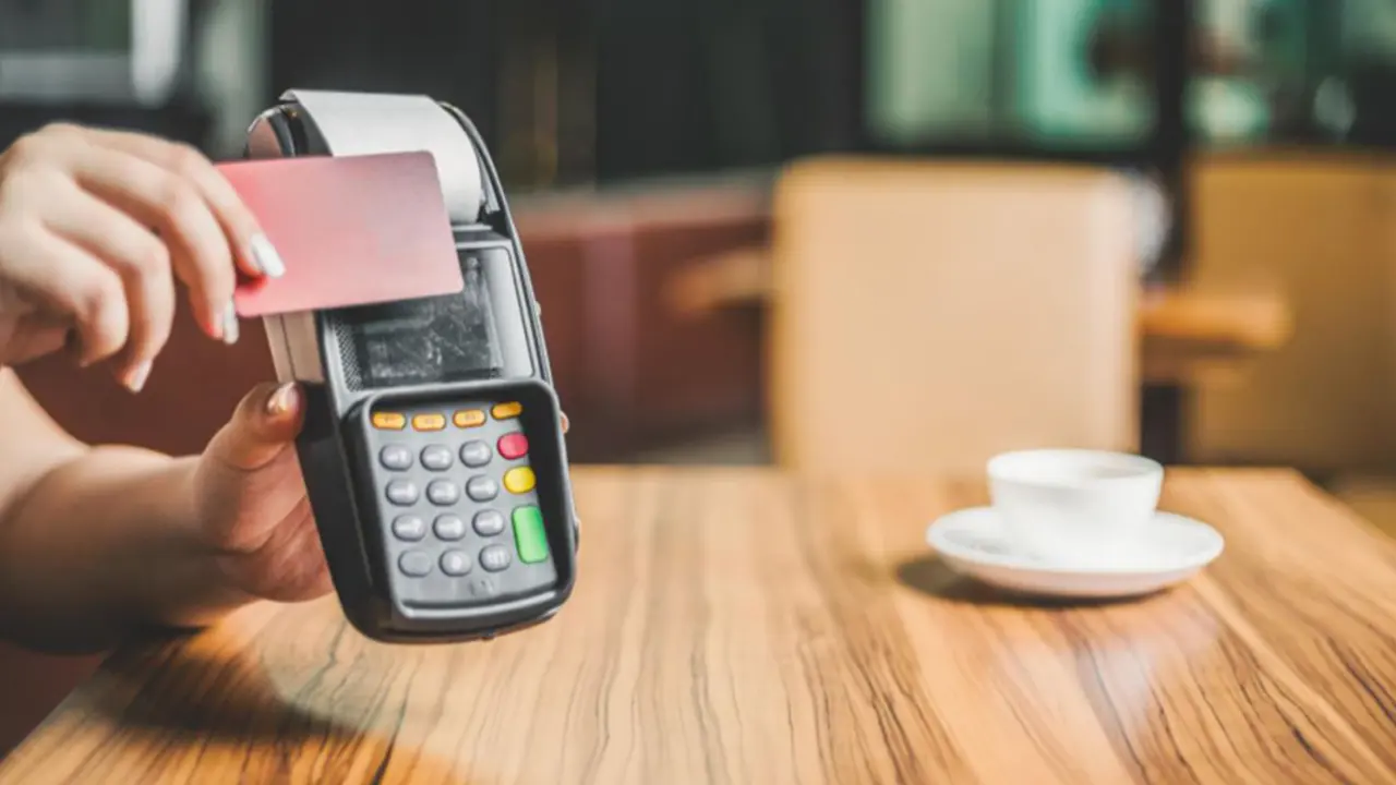  Pago con tarjeta bancaria. 