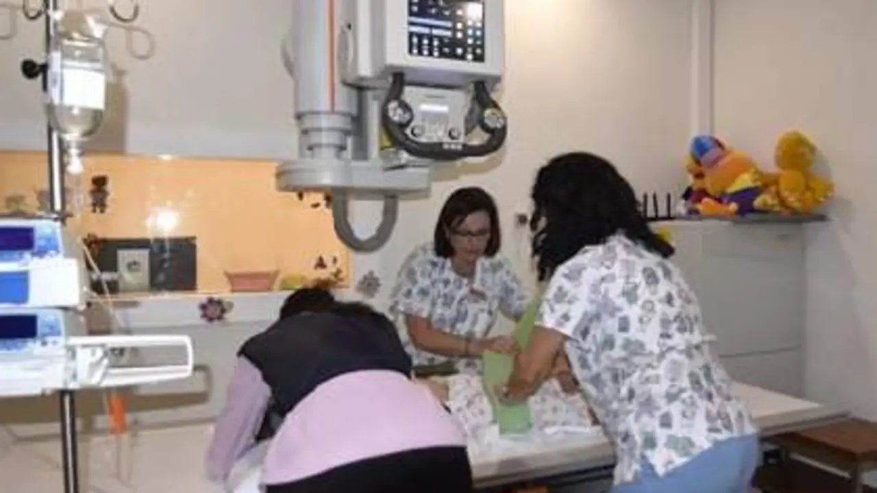  Trabajadoras del Hospital Reina Sof&iacute;a 