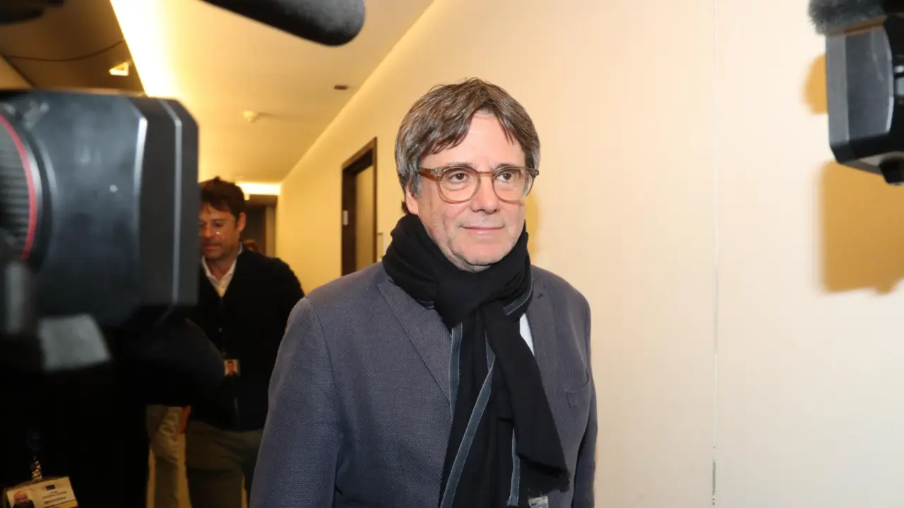  El expresidente de la Generalitat, Carles Puigdemont, a su llegada al Parlamento Europeo, a 8 de noviembre de 2023, en B&eacute;lgica (Bruselas). - Europa Press 