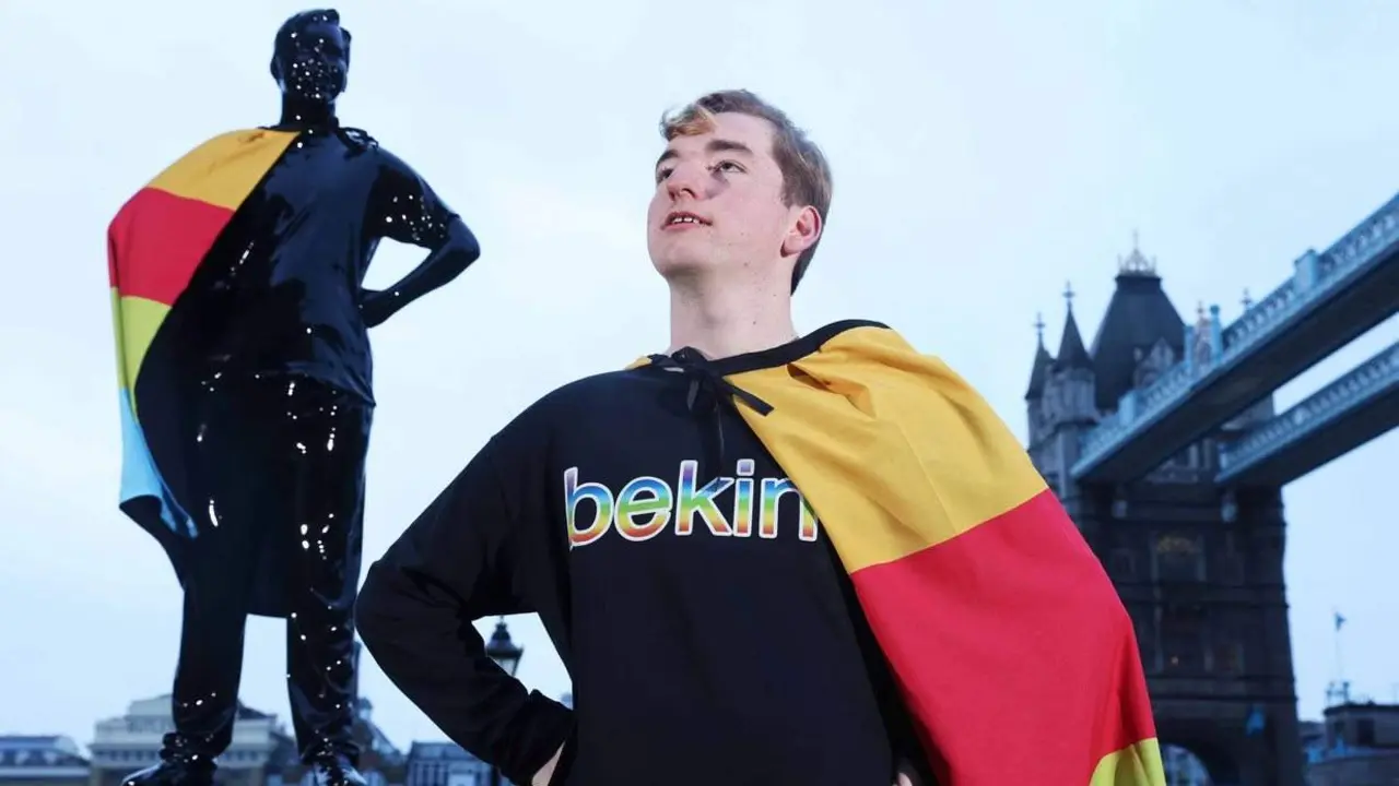  Sebbie Hall, h&eacute;roe de Reino Unido 