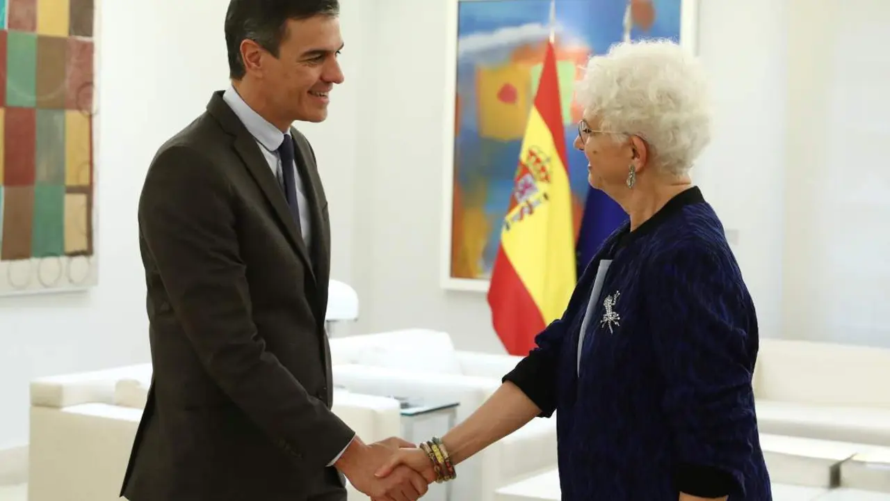  Archivo - El presidente del Gobierno, Pedro S&aacute;nchez, mantiene un encuentro con la embajadora de Israel en Espa&ntilde;a y Andorra, Rodica Radian-Gordon, en el Complejo de la Moncloa. - POOL MONCLOA/FERNANDO.CALVO - Archivo 
