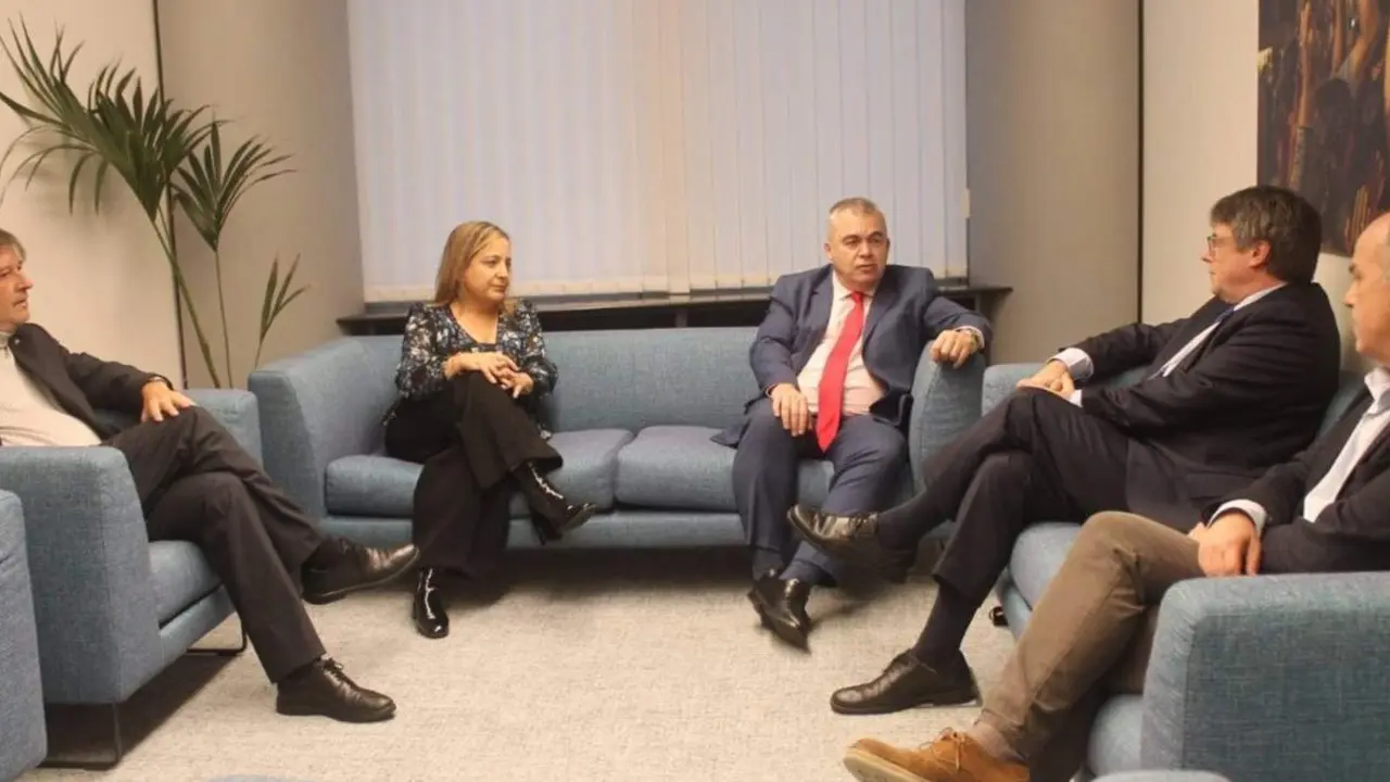  Archivo - Reuni&oacute;n entre Santos Cerd&aacute;n y Puigdemont - JUNTS - Archivo 