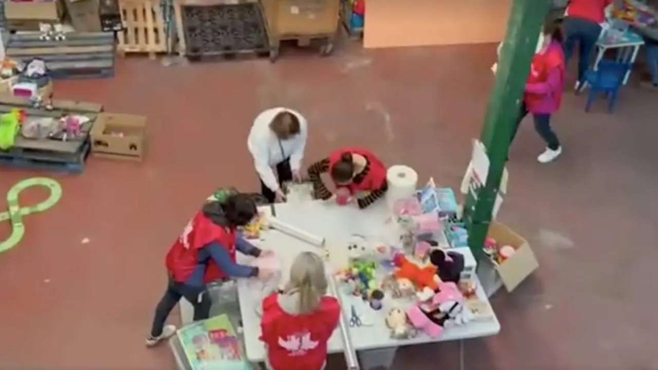  La ONG Pajes M&aacute;gicos se encarga de recoger, clasificar y preparar regalos para ni&ntilde;os en riesgo de exclusi&oacute;n social | ONG PAJES M&Aacute;GICOS 